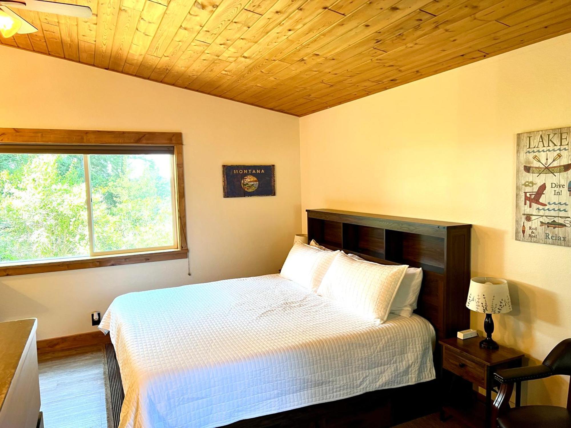 Glacier'S Edge Cabins Columbia Falls Exterior photo